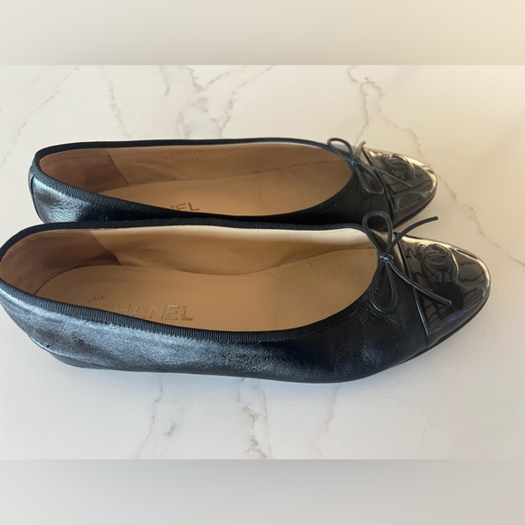 CHANEL ballet ballerina flats black size 42 patent and leather - Picture 2 of 11